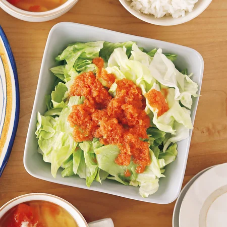 おろしにんじんドレッシングのサラダ