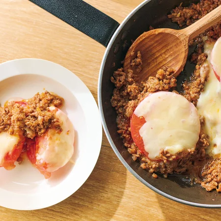 トマトとミートソースのチーズ焼き