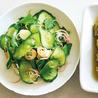 浅漬けきゅうりと香り野菜のさっぱりあえ