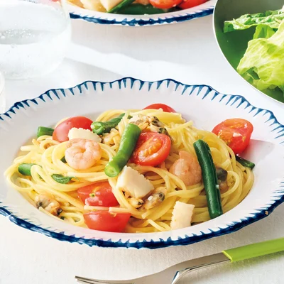 シーフードと夏野菜のパスタ