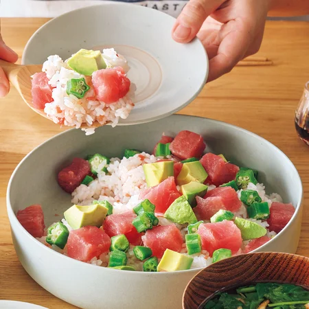 まぐろとアボカドの梅ちらし