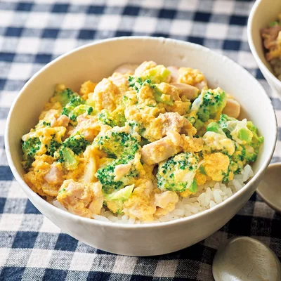ブロッコリーの親子あんかけ丼