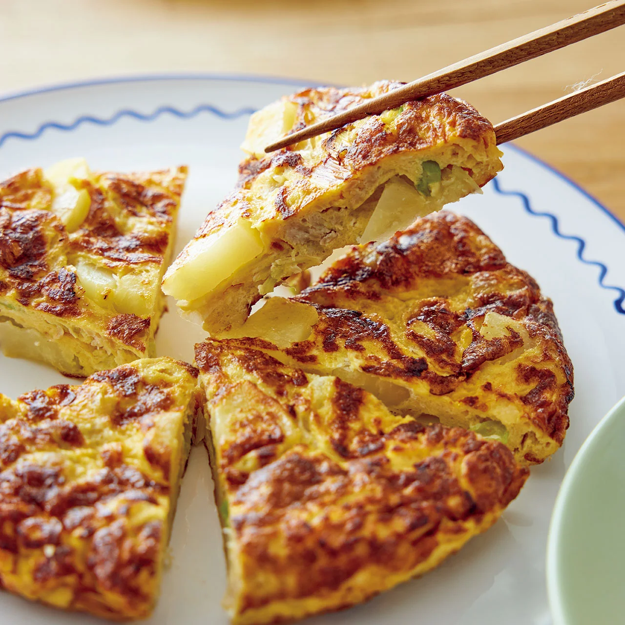 じゃがいもとひき肉の中華風オムレツ
