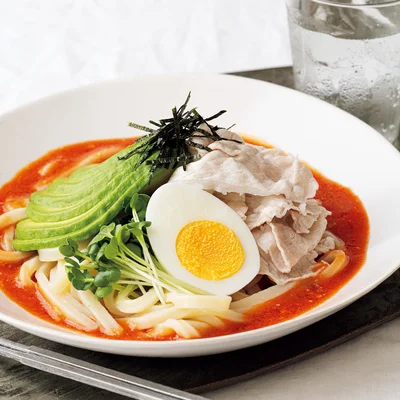 豚しゃぶとアボカドの冷製トマトうどん