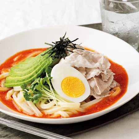 豚しゃぶとアボカドの冷製トマトうどん