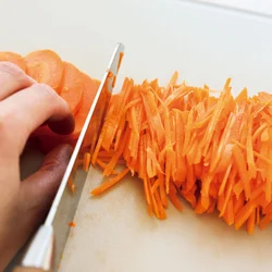 材料を切る