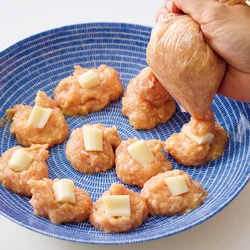 絞り出してチーズをイン！