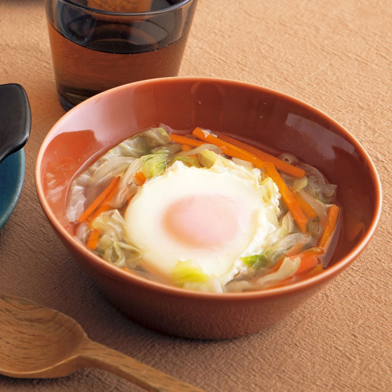 細切り野菜と落とし卵のスープ