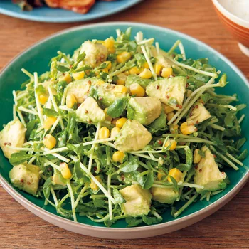 豆苗とアボカドの粒マスタードサラダ