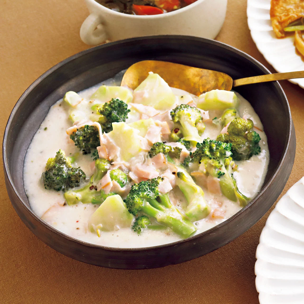 ブロッコリーのクリーム煮