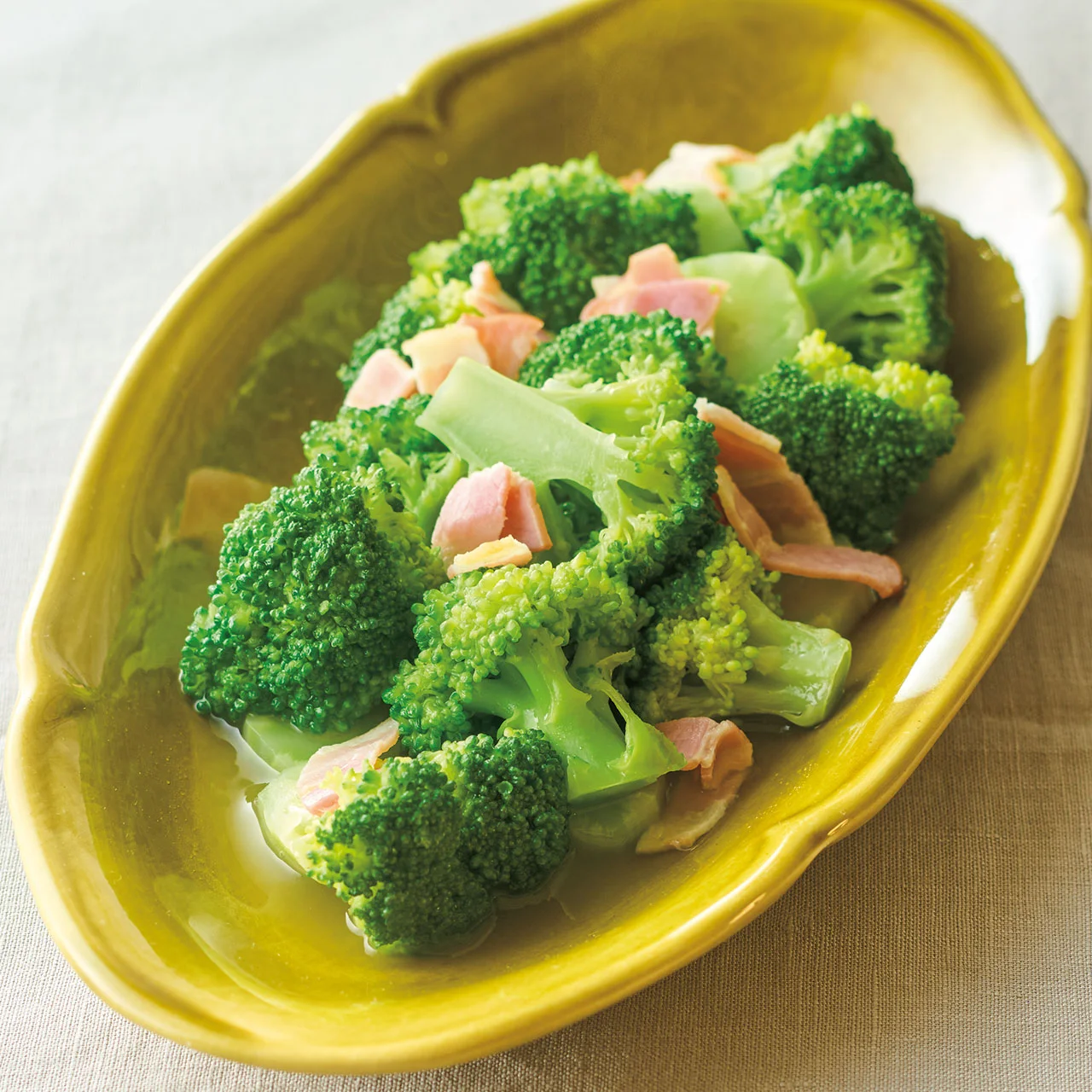 ブロッコリーとベーコンのバター煮