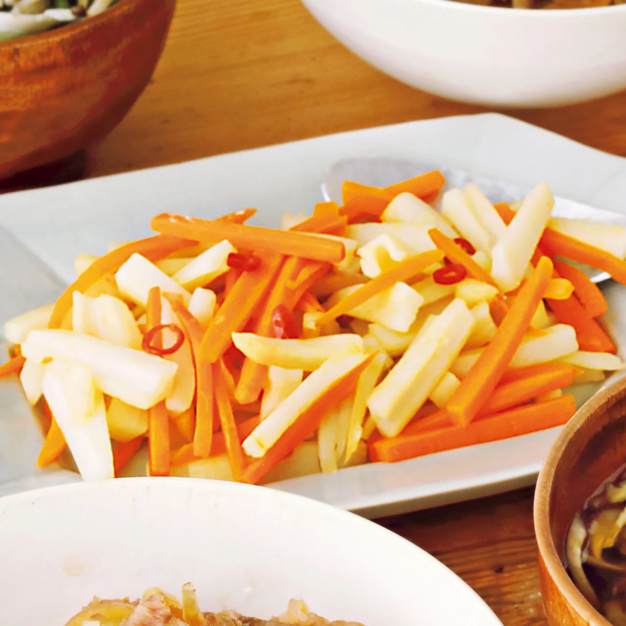 れんこんとにんじんの塩きんぴら