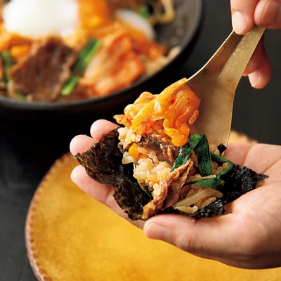 韓国のりで巻いて食べるのもおすすめ!