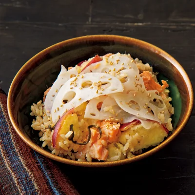 鮭とさつまいもの炊き込みご飯
