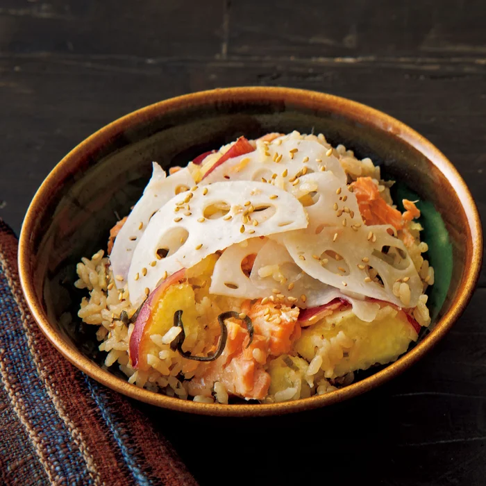 鮭とさつまいもの炊き込みご飯