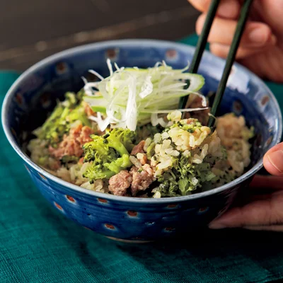 まるごとブロッコリーの肉みそ炊き込みご飯