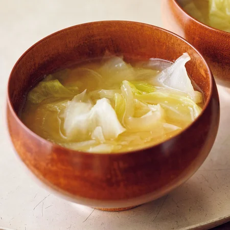キャベツと玉ねぎのみそ汁
