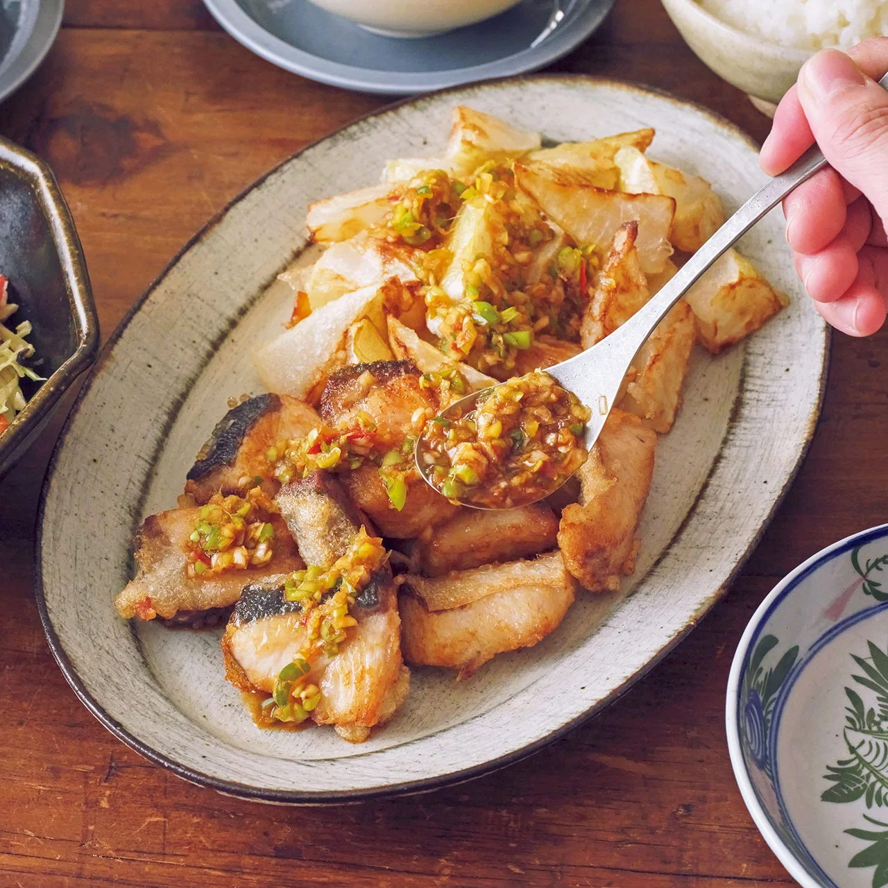 ぶりと大根のねぎだれ揚げ