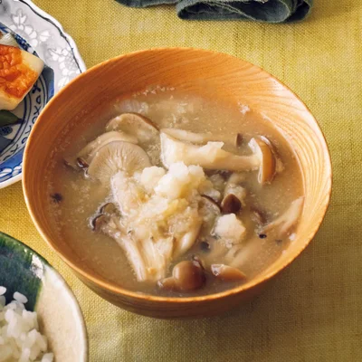しめじのとろろみそ汁