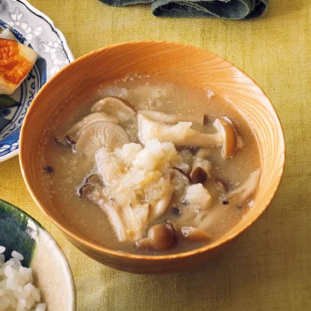 しめじのとろろみそ汁