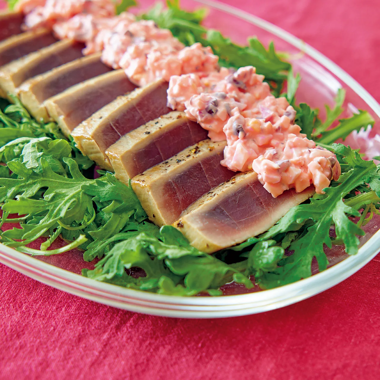 まぐろのレアステーキ しば漬けタルタル添え