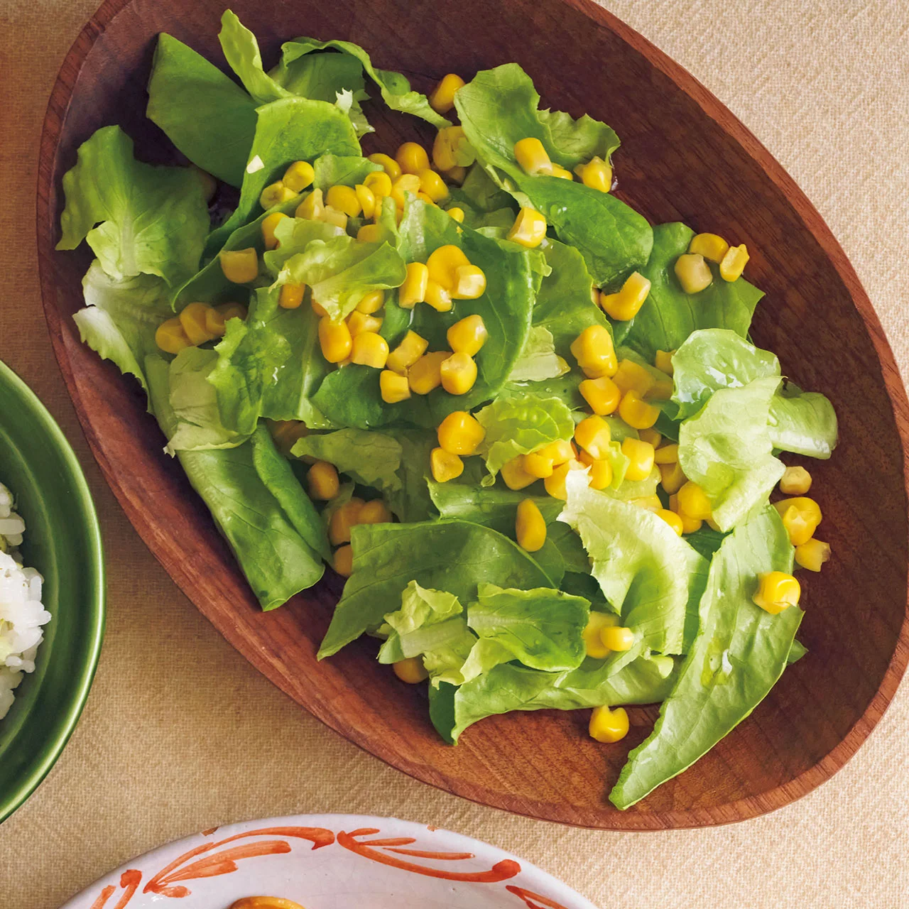 サラダ菜とコーンのフレンチサラダ