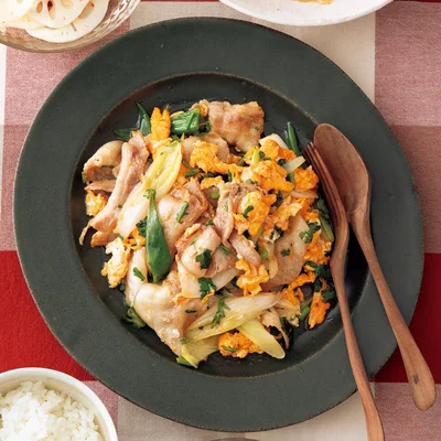 「豚バラと長ねぎのふっくら卵炒め」の献立