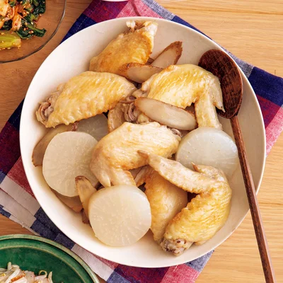 「手羽先と大根のコクうま煮込み」の献立