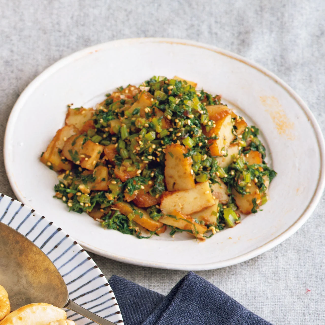 さつま揚げとかぶの葉のおかか炒め