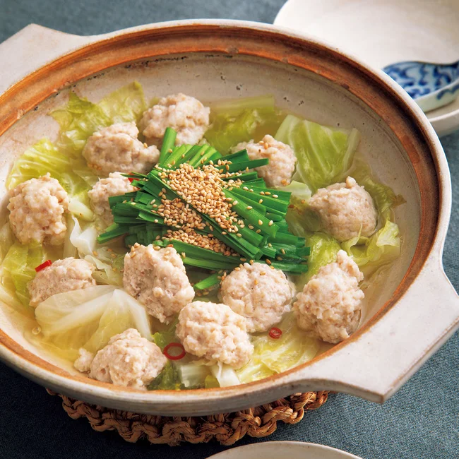 とりだんごとキャベツのちゃんこ蒸し鍋