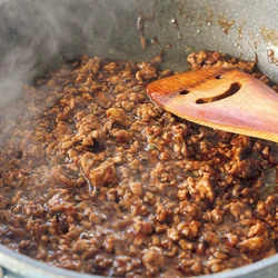 とろみがついたら30秒ほど沸いた状態をキープ。片栗粉にしっかり火が通り、とろみが安定する。