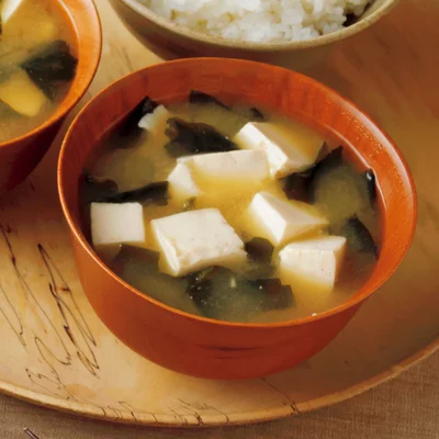 豆腐とわかめのみそ汁