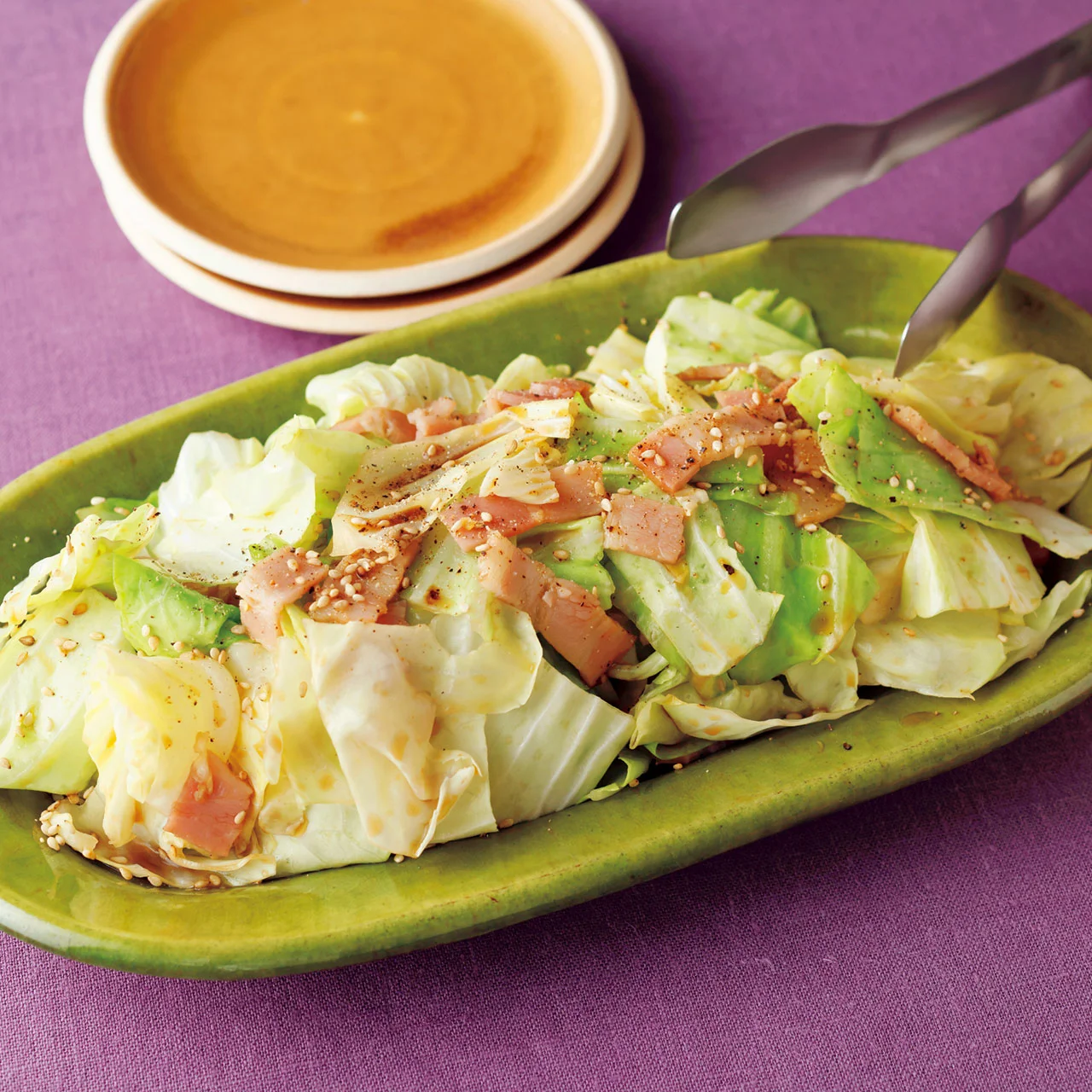 キャベツとベーコンのサラダ