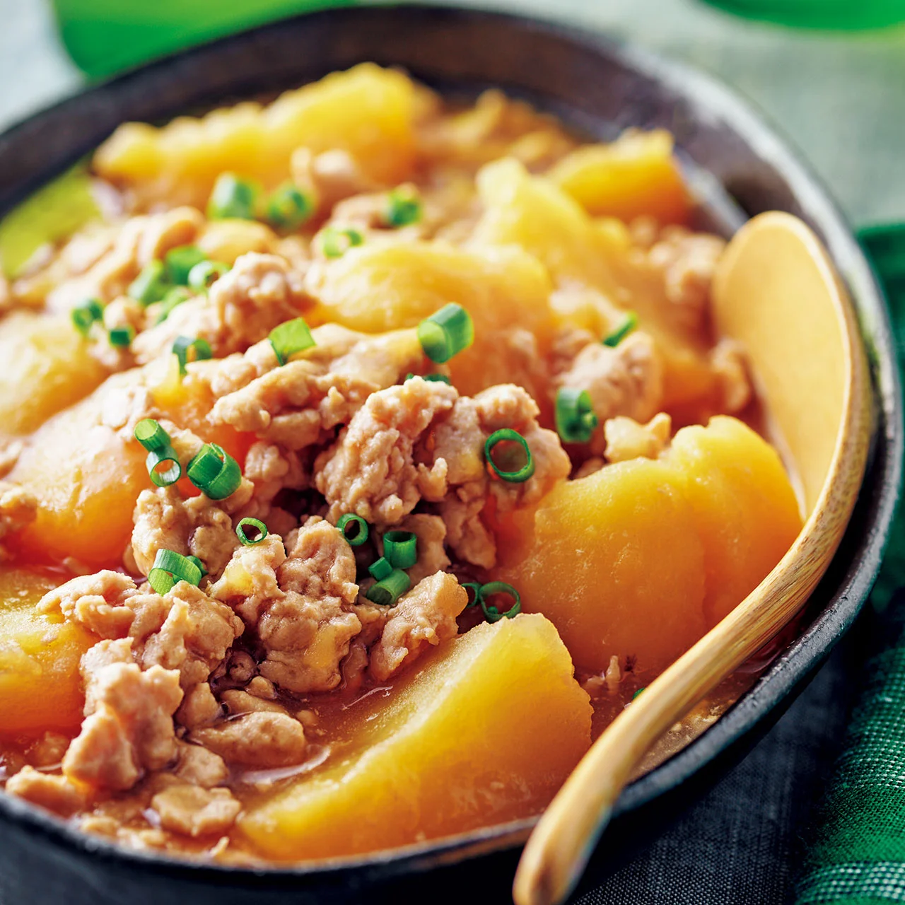 じゃがいもの甘辛そぼろ煮