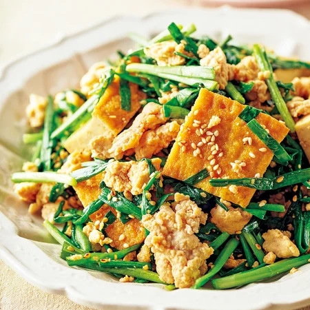 ひき肉と厚揚げのにら炒め