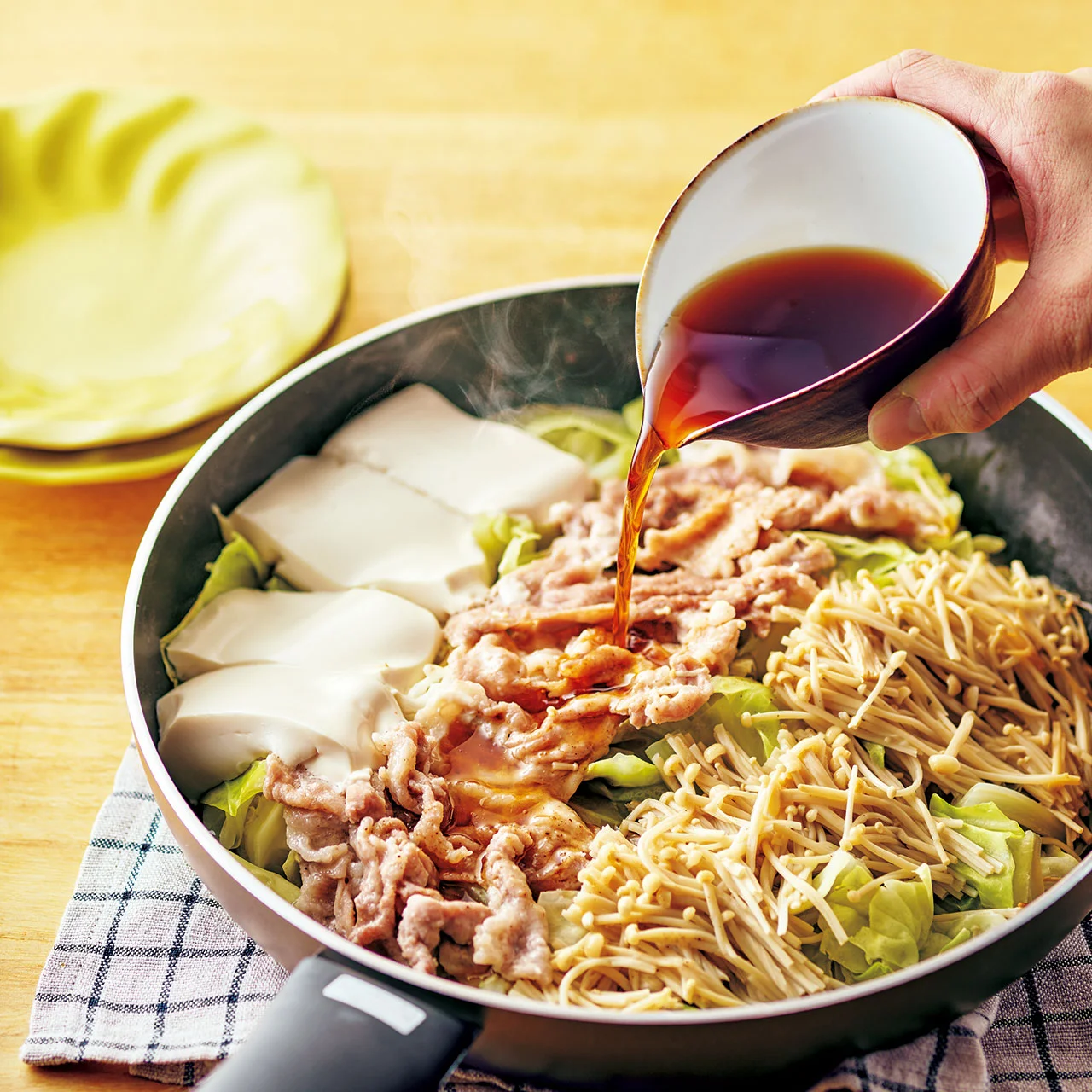 うまだれ豚キャベ蒸し