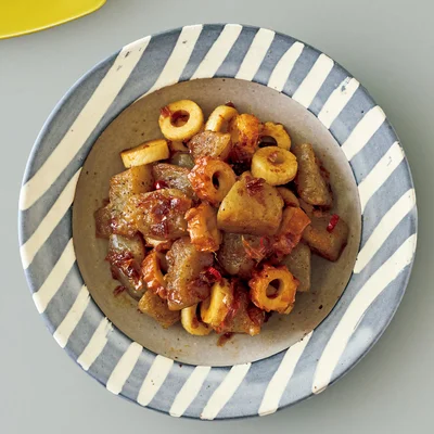 こんにゃくとちくわのおかか炒め