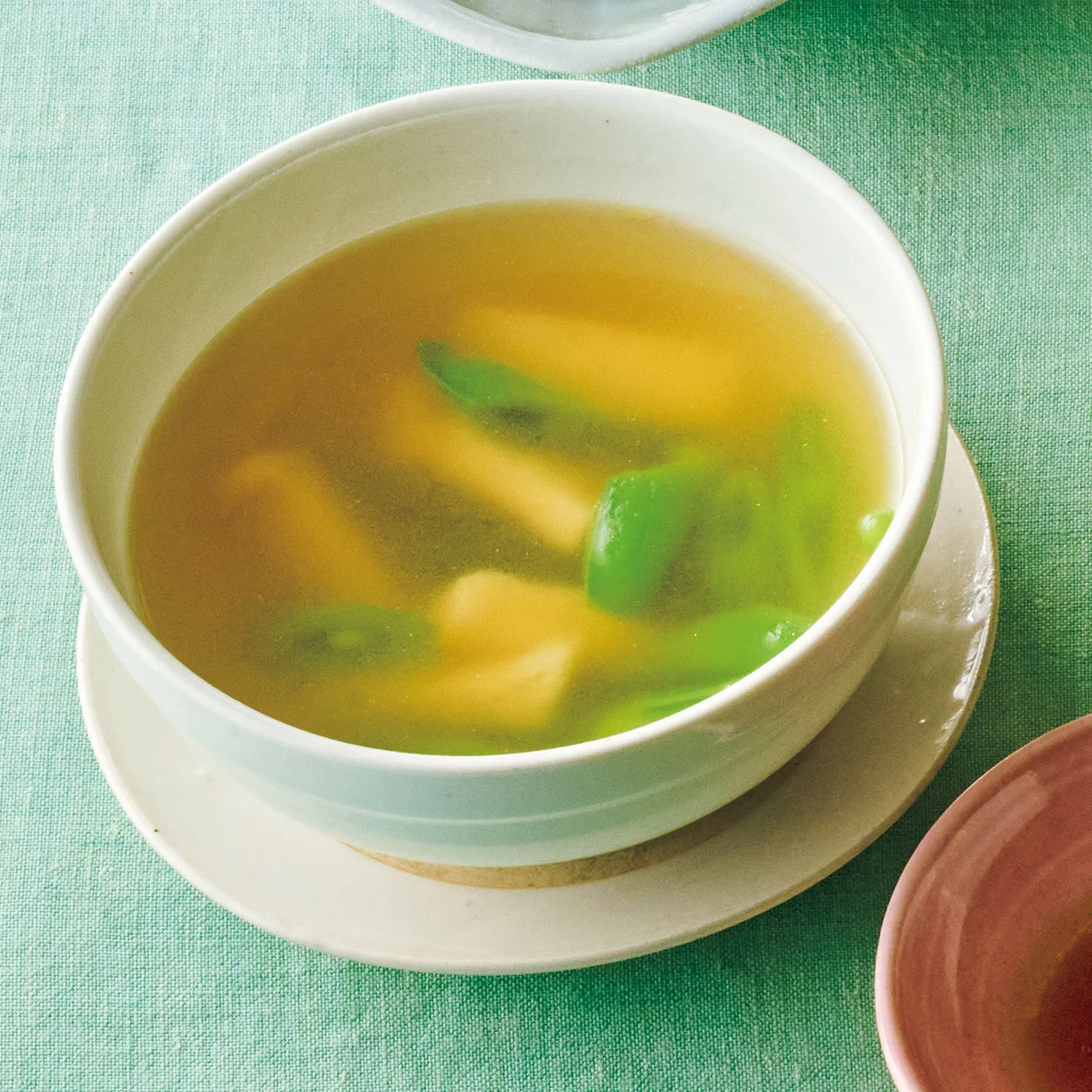 スナップえんどうと油揚げのスープ