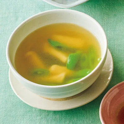 スナップえんどうと油揚げのスープ