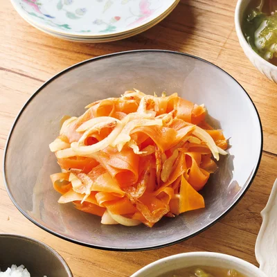 ひらひらにんじんの桜えびあえ