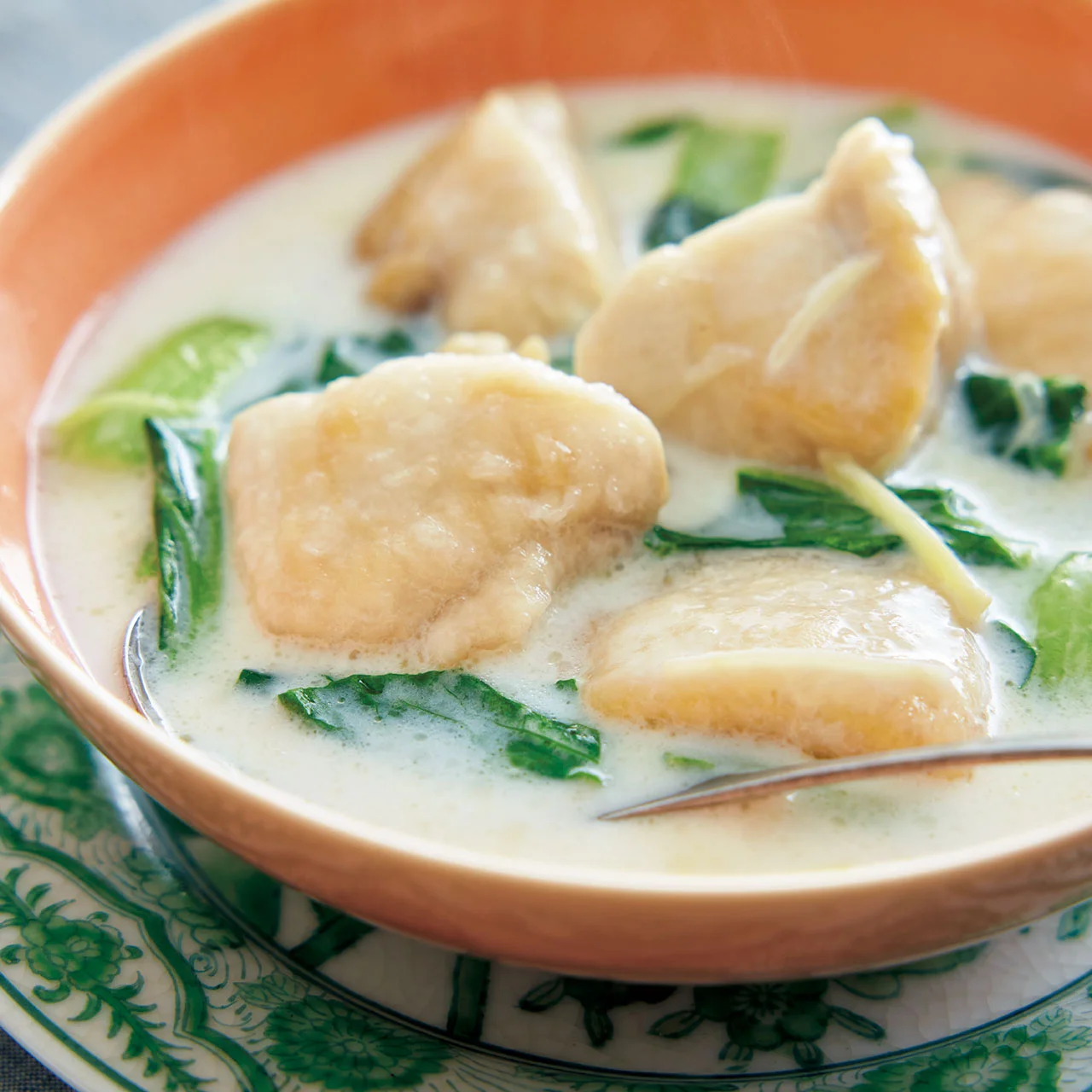 とり肉と小松菜の中華風シチュー