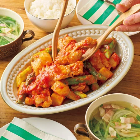 手羽元とじゃがいものトマト煮込み