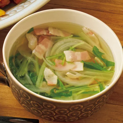 ベーコンと新玉ねぎのスープ