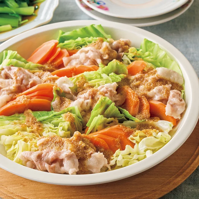 豚しゃぶと春キャベツのごまだれがけ