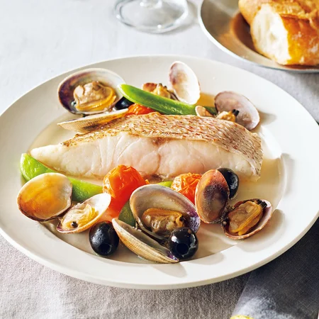 鯛とあさりのアクアパッツァ