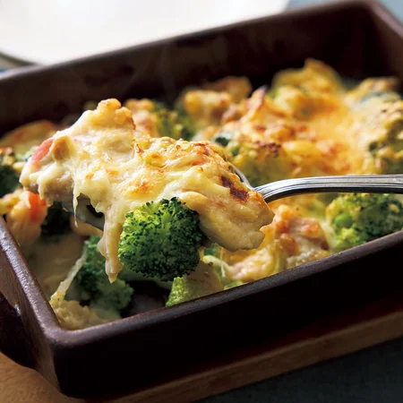 ブロッコリーととり肉の満足グラタン