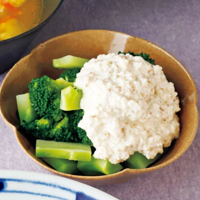 ブロッコリーの豆腐マヨソース