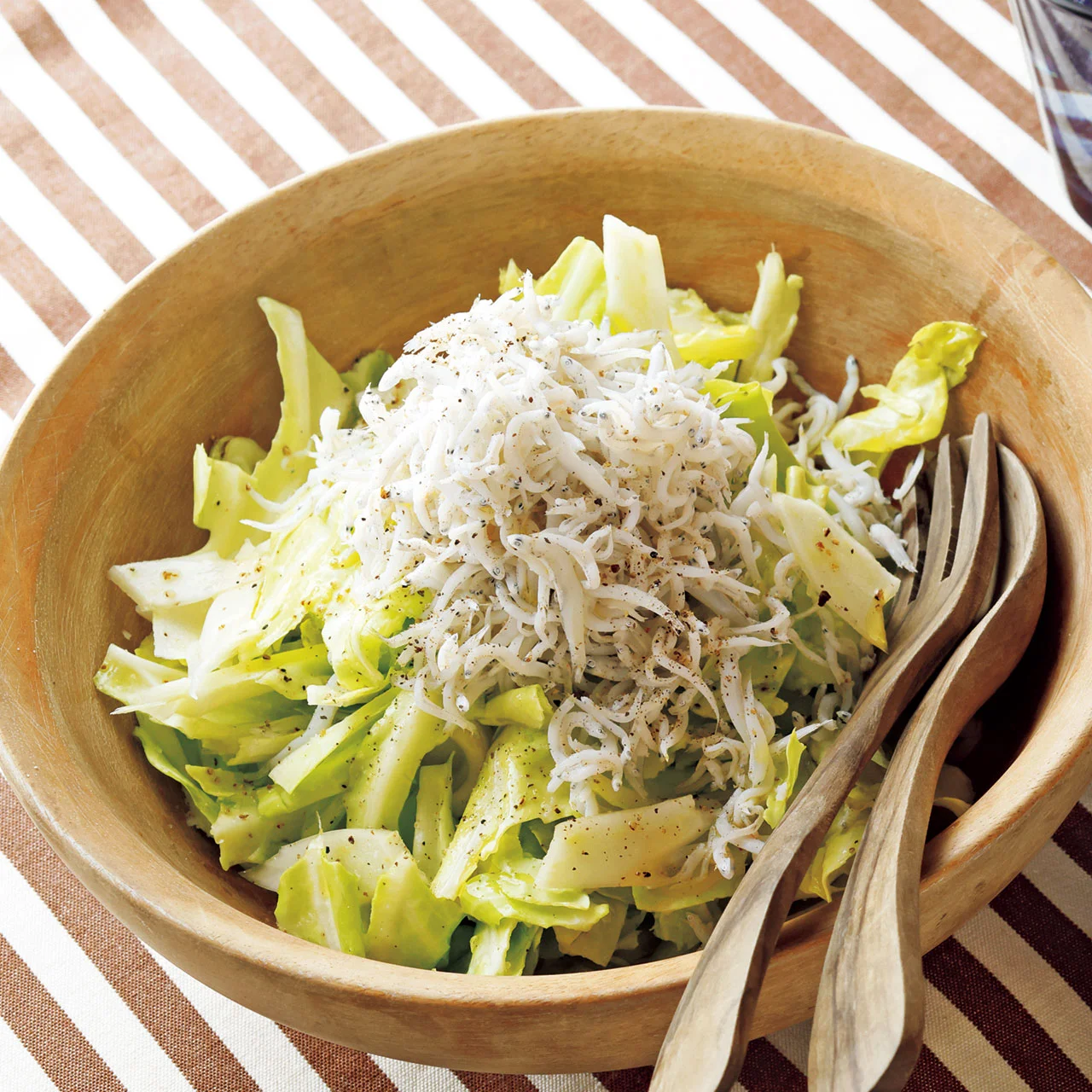 しらすと春キャベツのサラダ