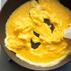 スクランブルエッグを作る