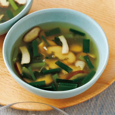 しいたけと万能ねぎのカレー風味とろみ汁